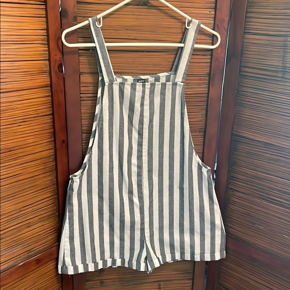 SHEIN shorts / jumper Medium Overall Style